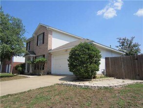 Building Photo - 1813 Lantana Dr