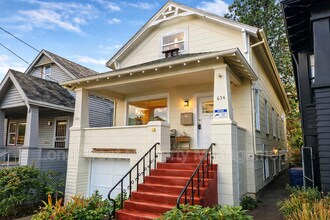 Building Photo - 634 SW Grant St.