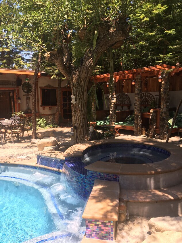 Foto principal - 6200 Ranchito Ave