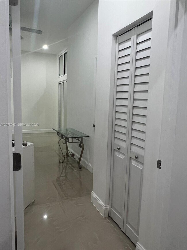 Foto del edificio - 1412 SW 82nd Ct