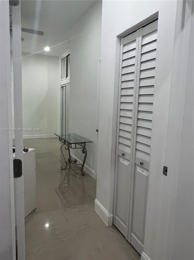 Building Photo - 1412 SW 82nd Ct