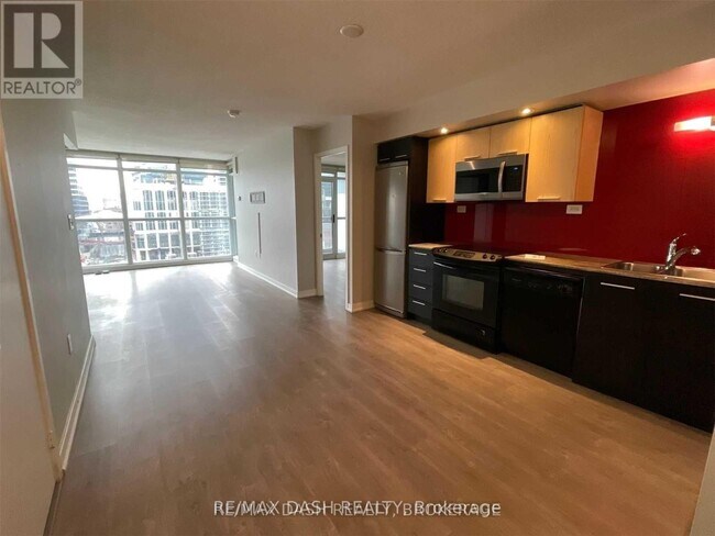 Photo du bâtiment - 906 - 25 CAPREOL COURT