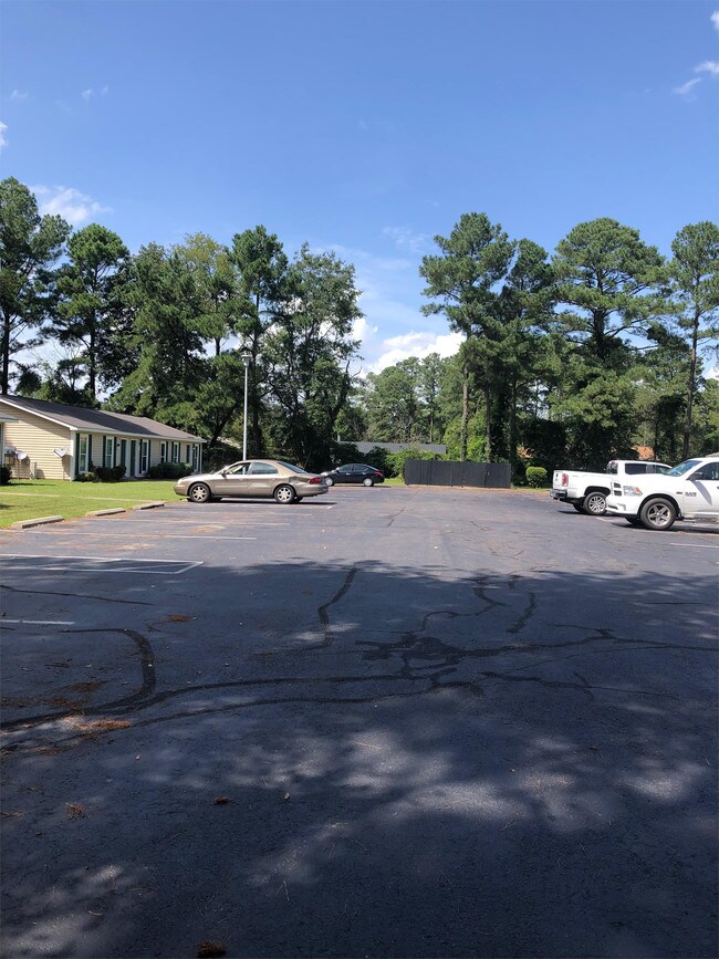 1782 Michelle Ct Unit 1782, Fayetteville, NC 28304 Room for Rent in