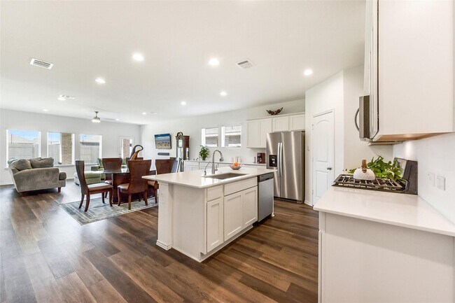 Building Photo - 4985 Blue Beetle Rdg Dr