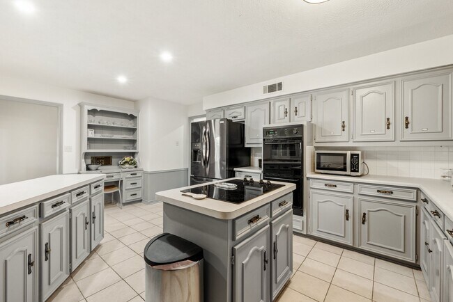 Foto del edificio - 000 Stillmeadow Dr