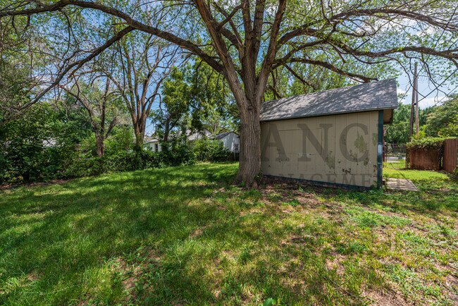 Foto del edificio - 5714 E Harry St