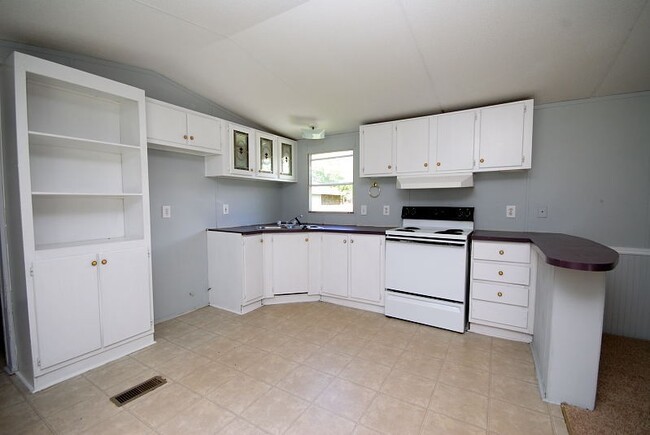 Building Photo - 111 Nancy Drive C Dudley NC 28333