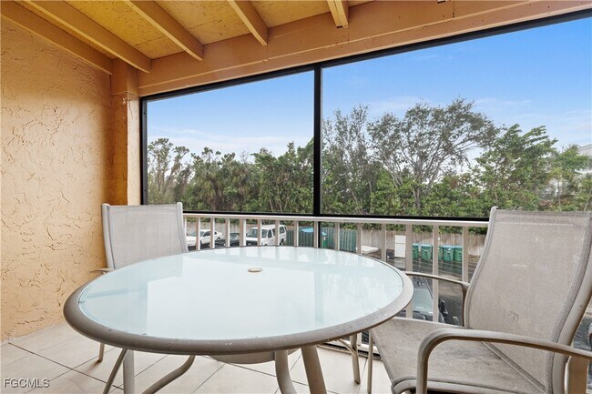 Foto del edificio - 12658 Kenwood Ln