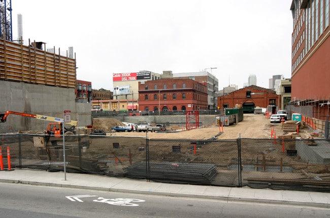 Under Construction 03/17/05 - 170 Off Third