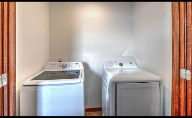 Foto del edificio - 419 Sierra Pl