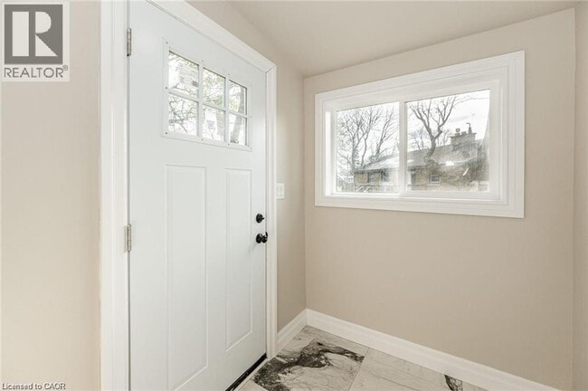 Building Photo - 13 Hatton Dr