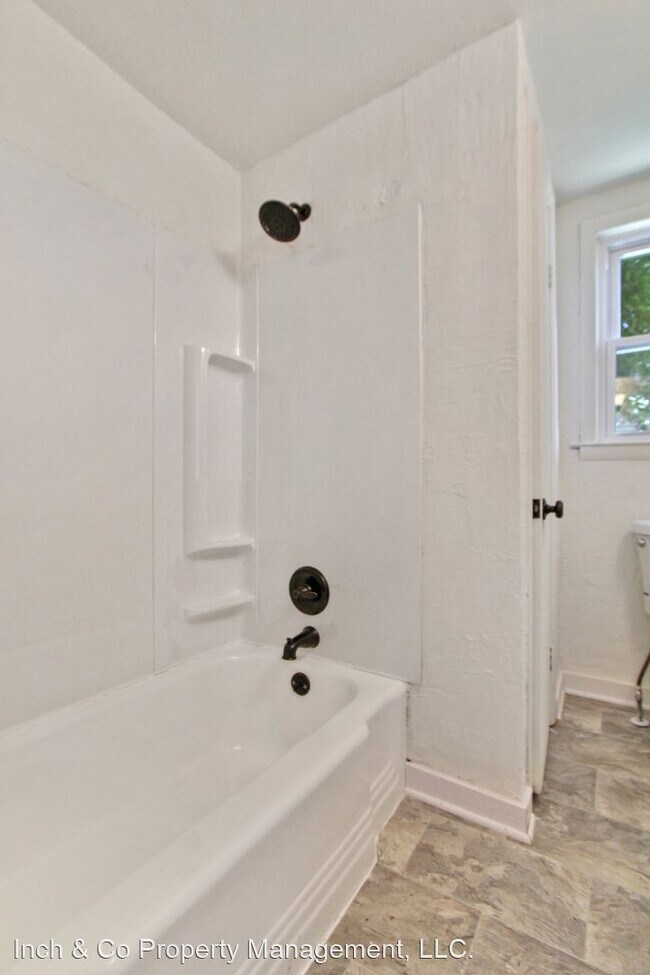 Foto del edificio - 3 br, 1.5 bath House - 101 Arch St.