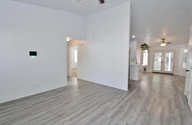 Foto del edificio - Single-Level Home in Quiet Neighborhood