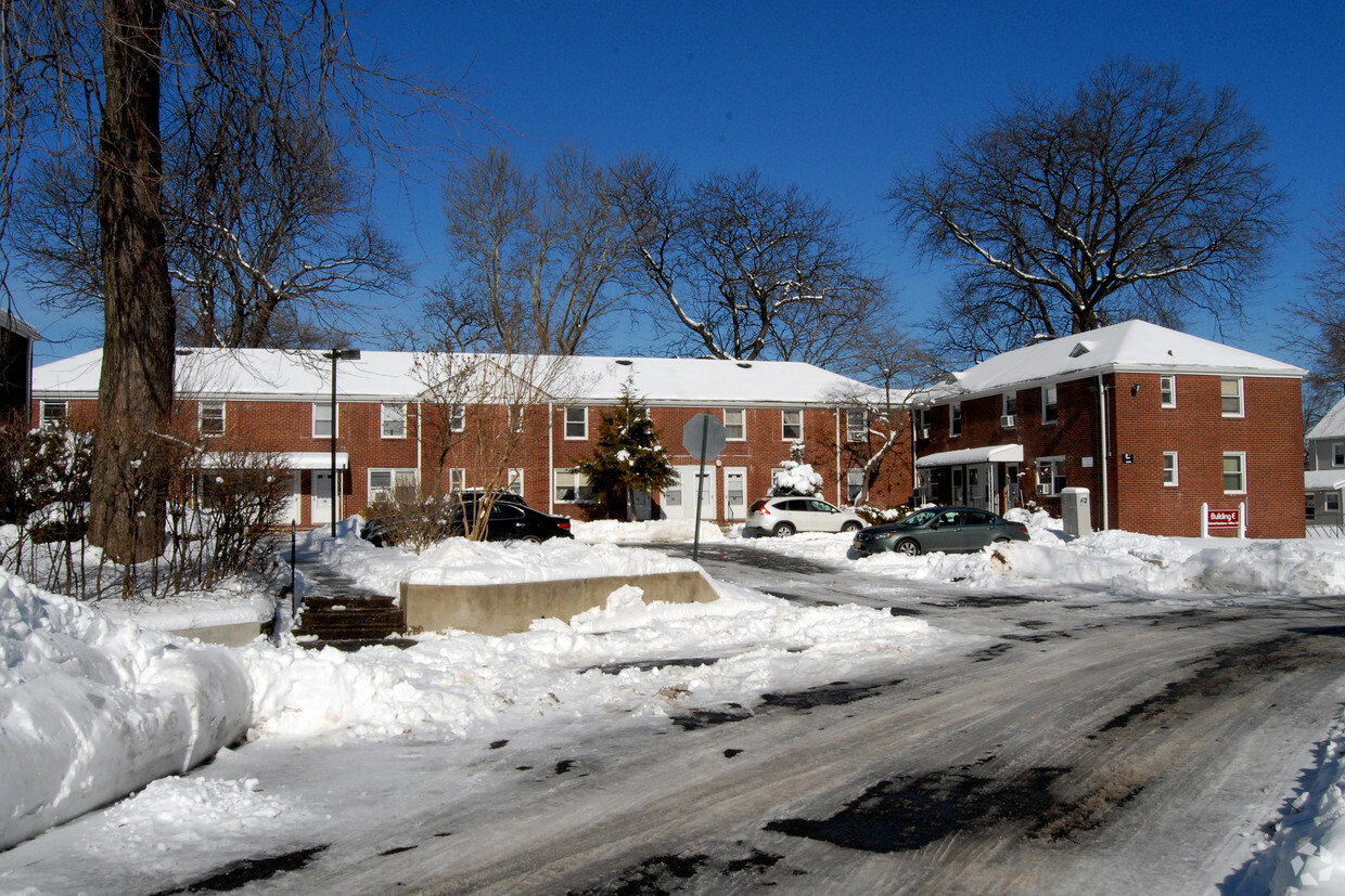 Primary Photo - Colonial Residence