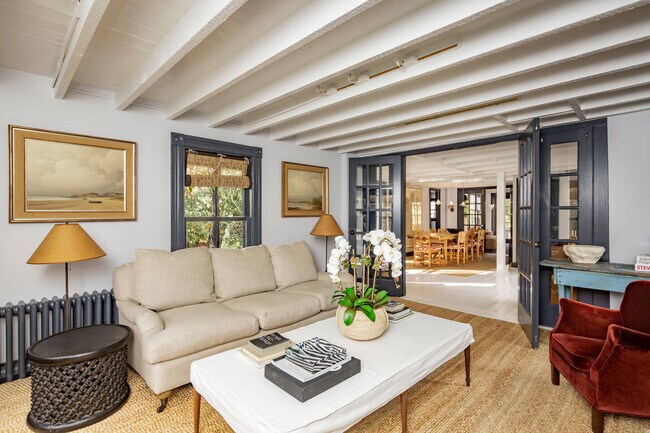 Foto del edificio - 93 Schellinger Rd