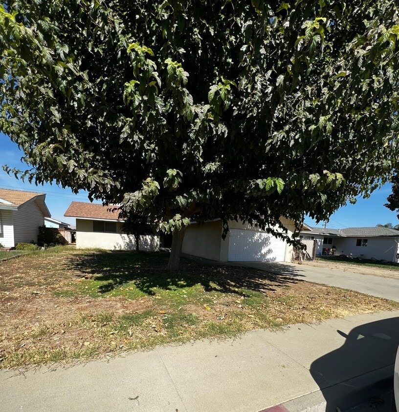 483 E Roosevelt St, Coalinga, CA 93210 House Rental in Coalinga, CA