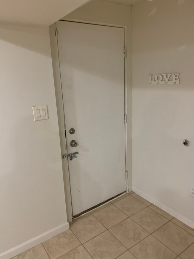 Building Photo - 9908 Woodstream Ct