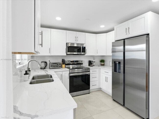 Foto del edificio - 5 br, 3 bath House - 6340 Coolidge St # 0 1