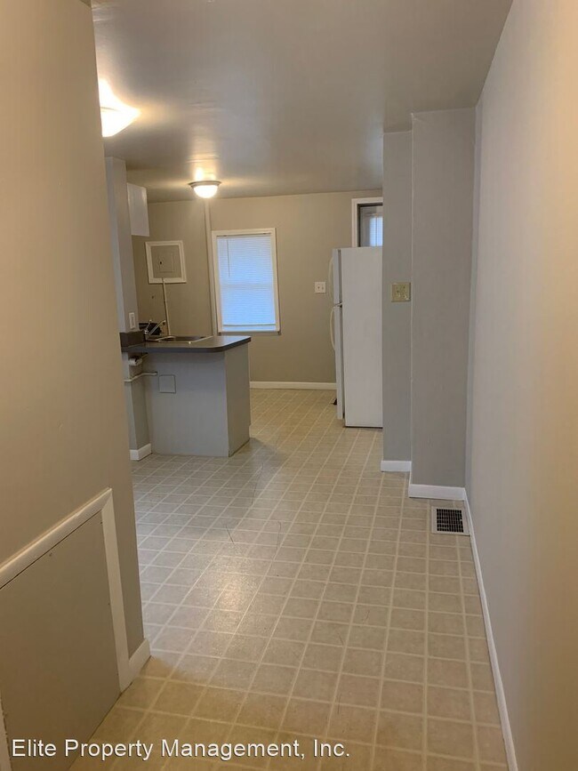 Building Photo - 2 br, 1 bath House - 948 E. Princess #2