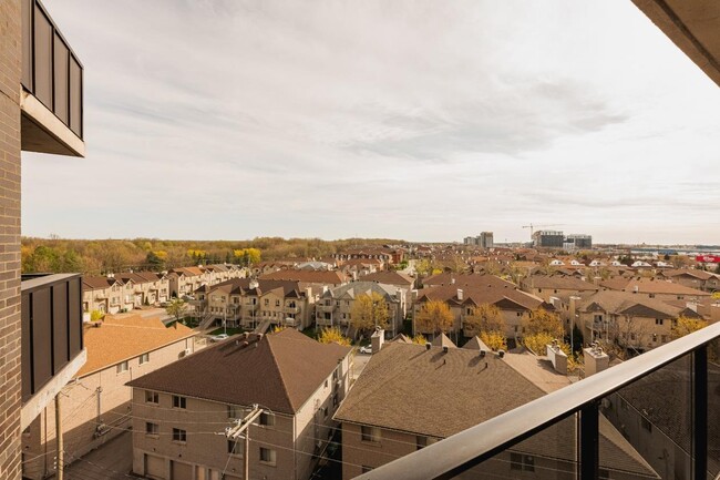 Building Photo - 1700 Boul Angrignon