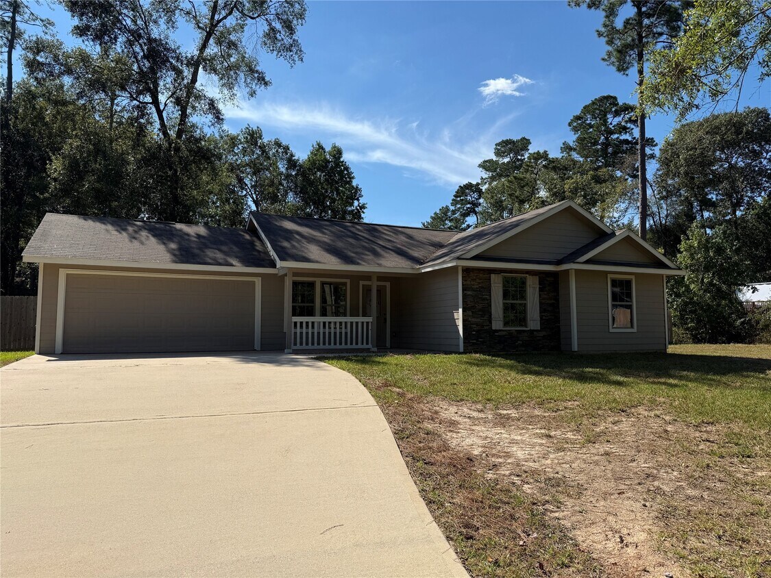 Foto principal - 12449 Royal Lake Dr