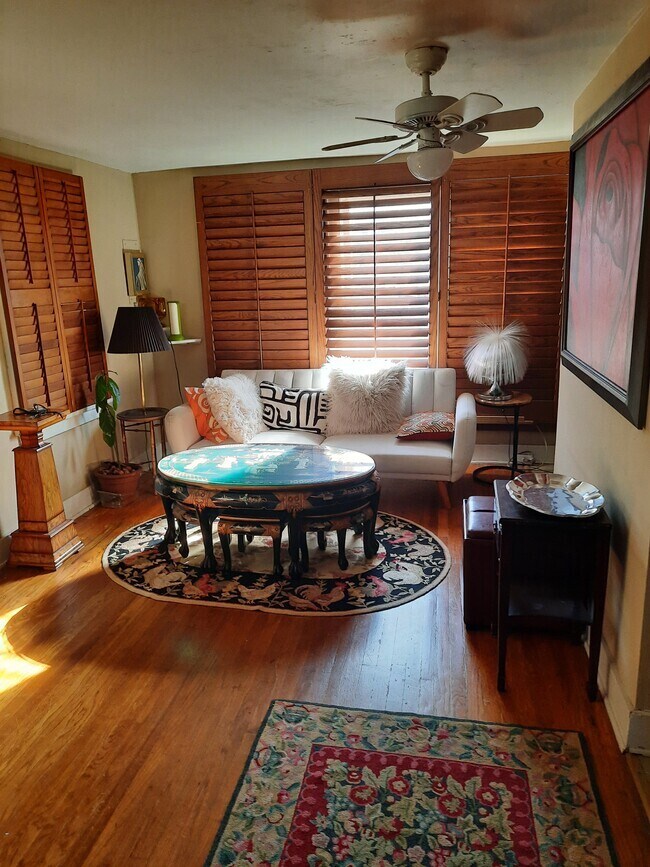 Foto del edificio - 718 NW 32nd St