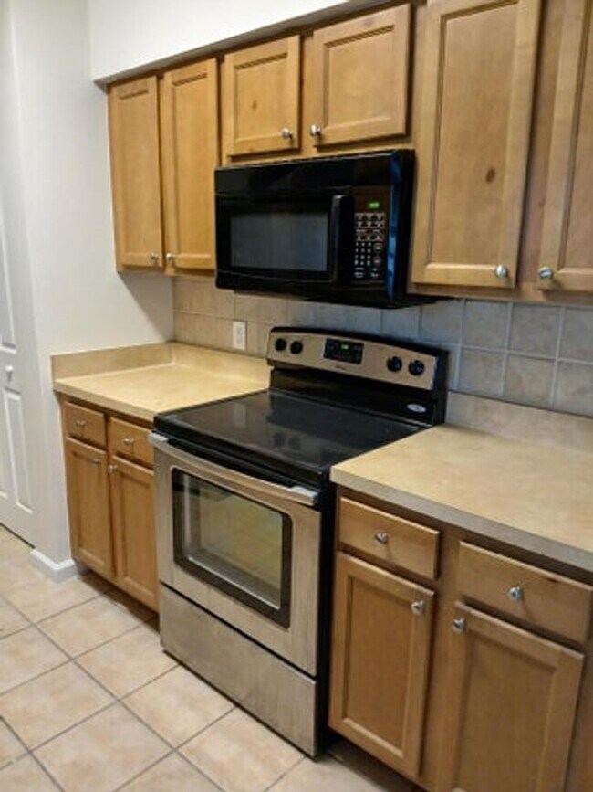 Building Photo - 9857 Baywinds Blvd