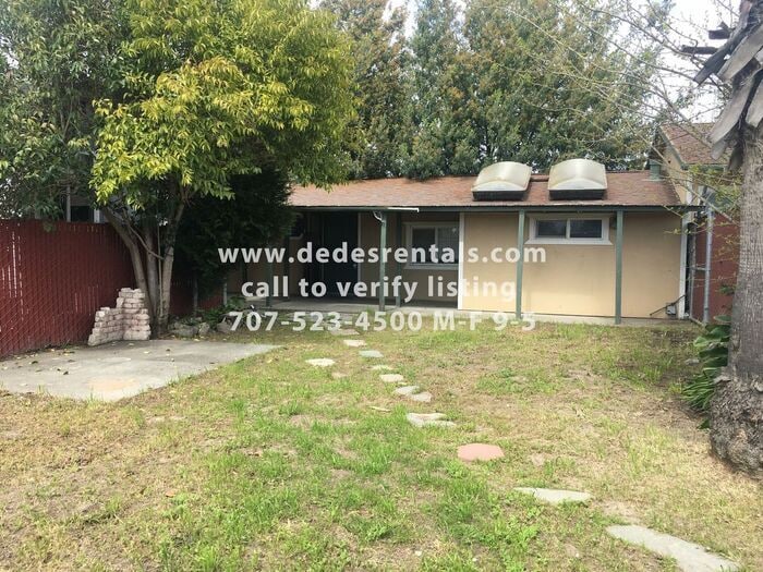 Primary Photo - 275 E Robles Ave