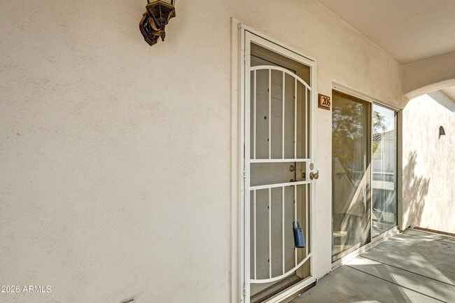 Building Photo - 2950 W Louise Dr