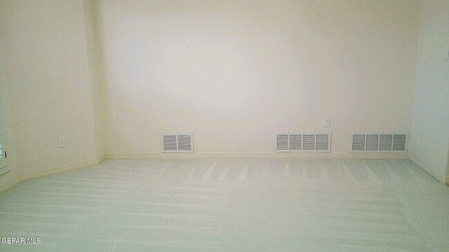 Foto del edificio - 6901 Mineral Ridge Dr
