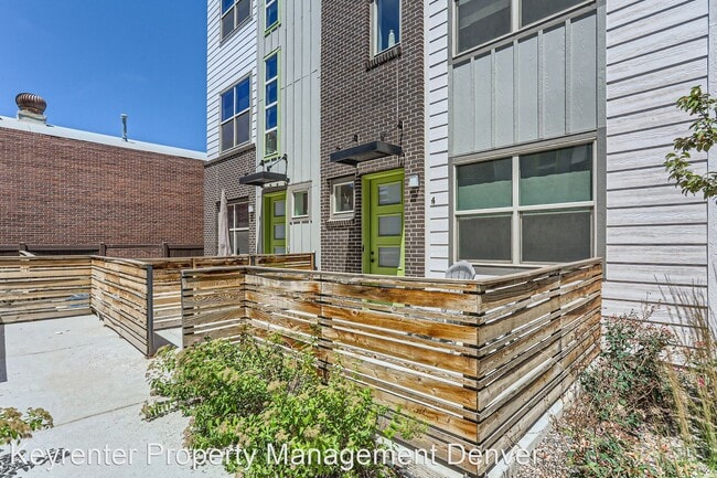 Building Photo - 3 br, 3.5 bath House - 4100 E Iliff Ave #4