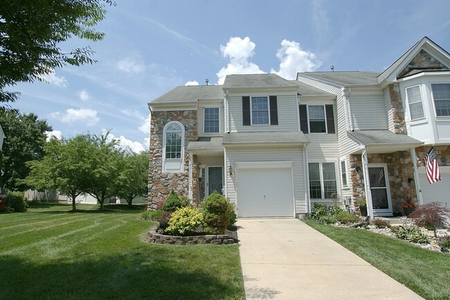 Building Photo - 33 Farmington Ct