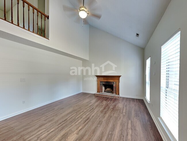 Foto del edificio - 3402 Mayhurst Dr