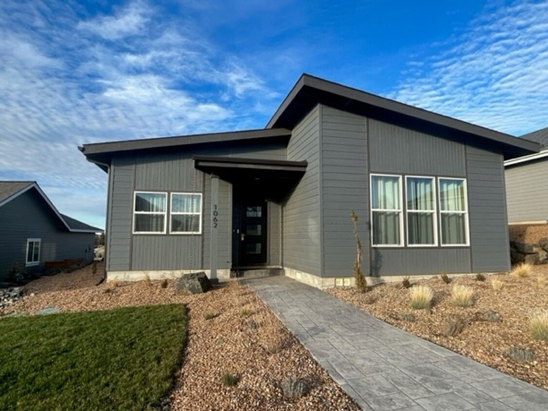 Primary Photo - Stunning New Build in Yarrows Neighborhood