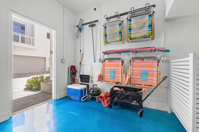Foto del edificio - 1367 N Ocean Blvd
