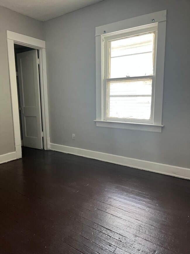 Foto del edificio - 11702 Honeydale Ave