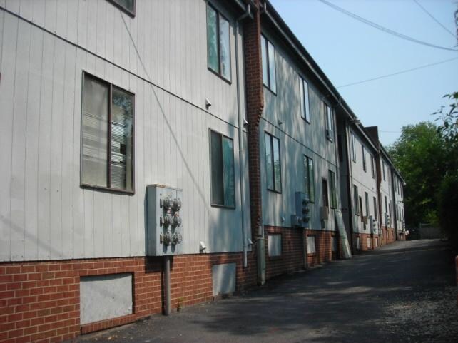 Foto del edificio - Broadway East Apartments
