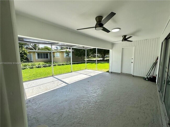 Foto del edificio - 1400 N Park Rd