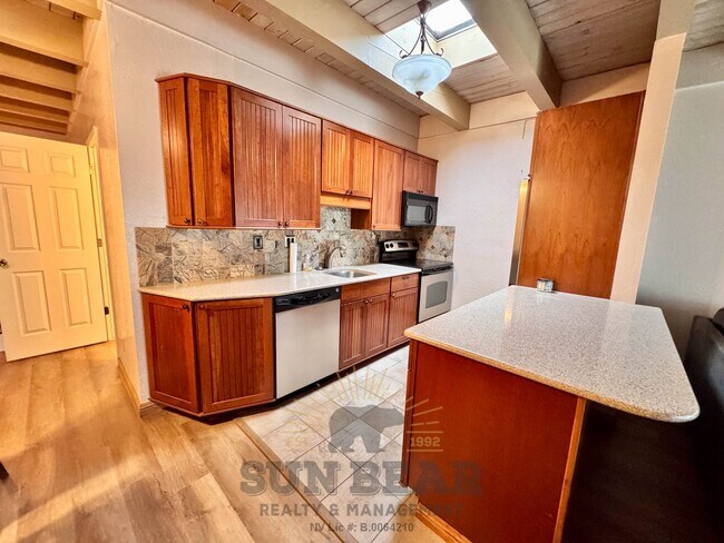 Foto del edificio - 3 Bedroom in Central Location in Incline! - Dog upon Approval!