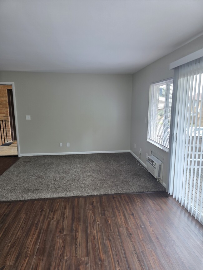 Building Photo - 487 Catalina Dr