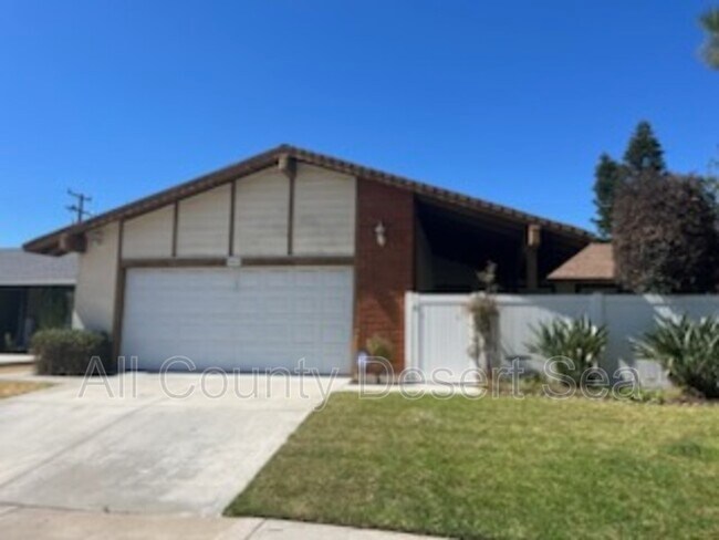 Building Photo - 542 Pierpont Dr