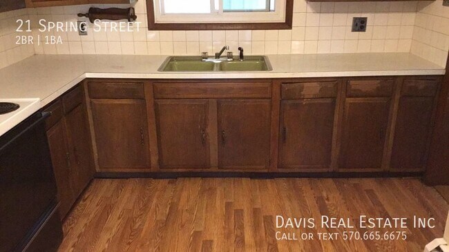 Building Photo - 2 Bedroom House in Lock Haven