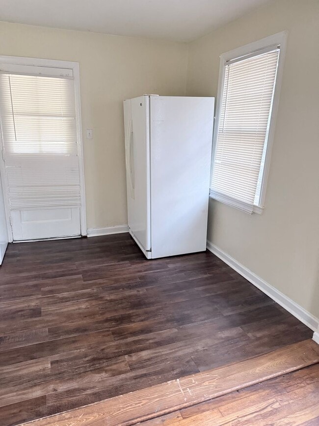 Building Photo - Derenne Dr Rental