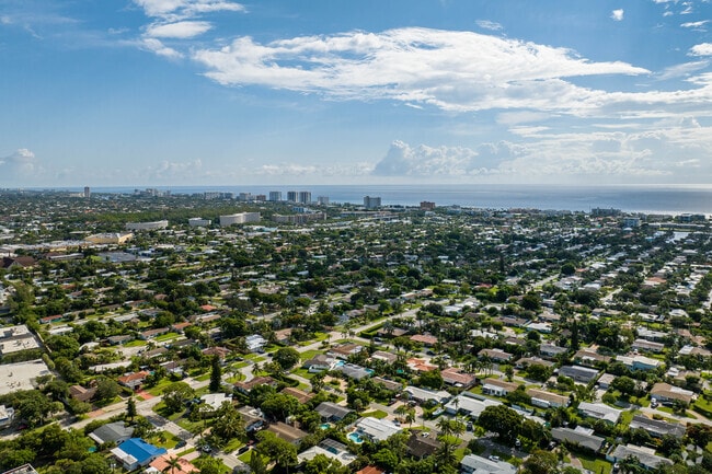 Deerfield Beach is just a stones throw away from Downtown Deerfield Beach.