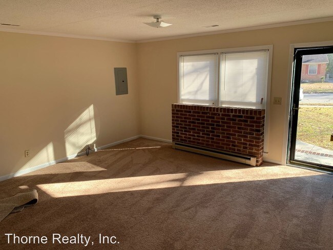 Foto del edificio - 2 br, 1 bath House - 1002 Elm Street