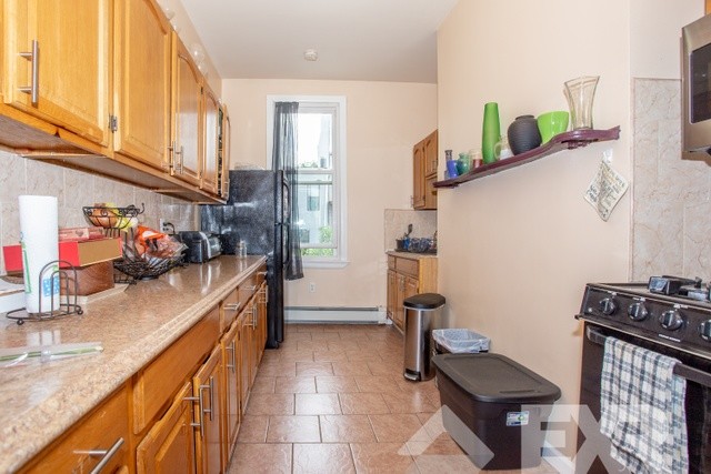 Foto principal - 1061 Halsey St