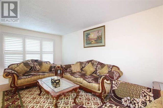 Building Photo - 3 Arborwood Dr