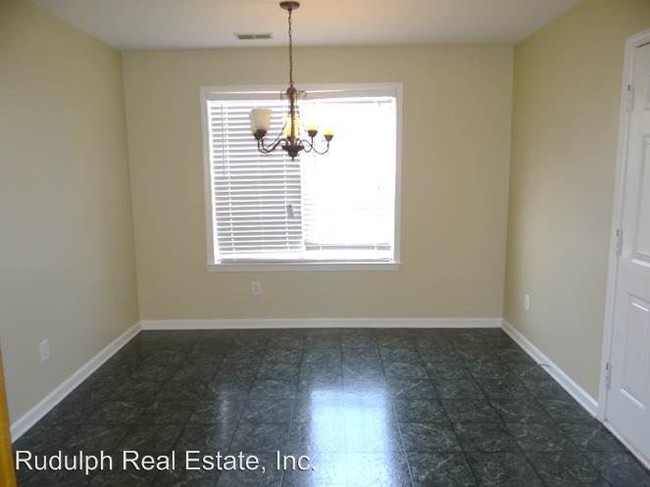 Foto del edificio - 229 Hickory Point Ln