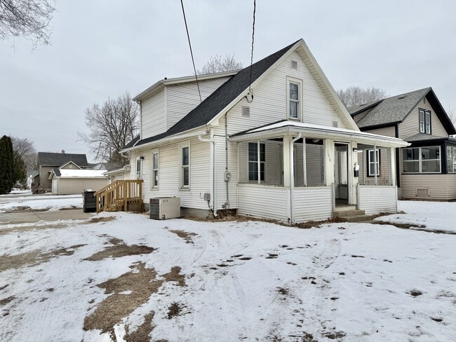 Building Photo - 1014 10th St