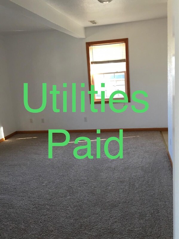 600 West Broadway Unit D, Sedalia, MO 65301 Room for Rent in Sedalia